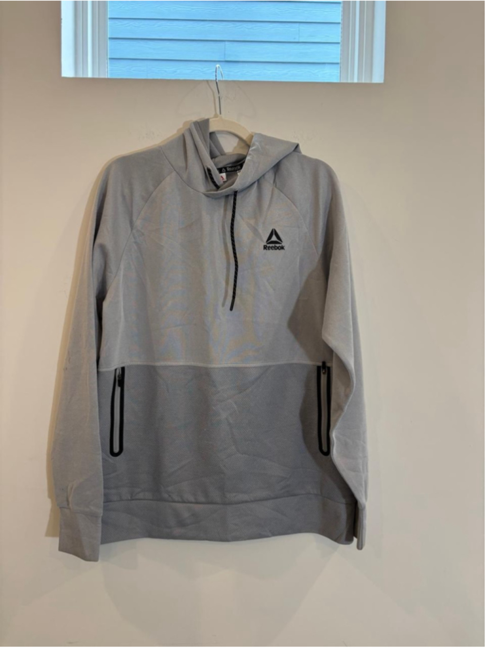 Reebok Men’s Gray Performance Pullover Hoodie Size M Zip Pockets #C77